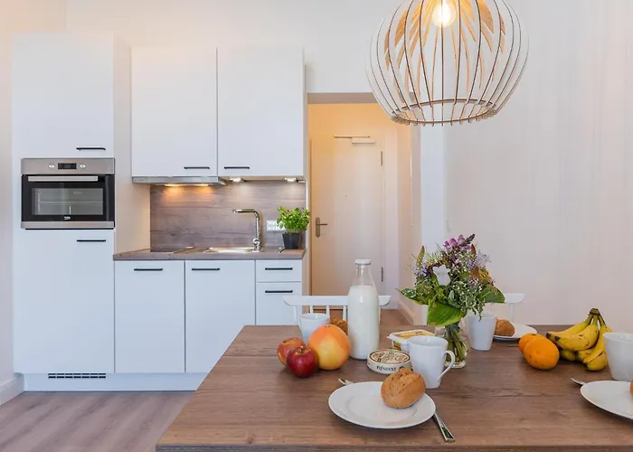 Westside Arthotel 208